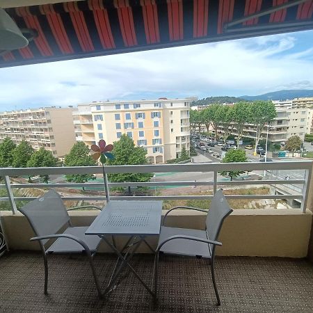 Provencal Apartment Cagnes-sur-Mer Bagian luar foto