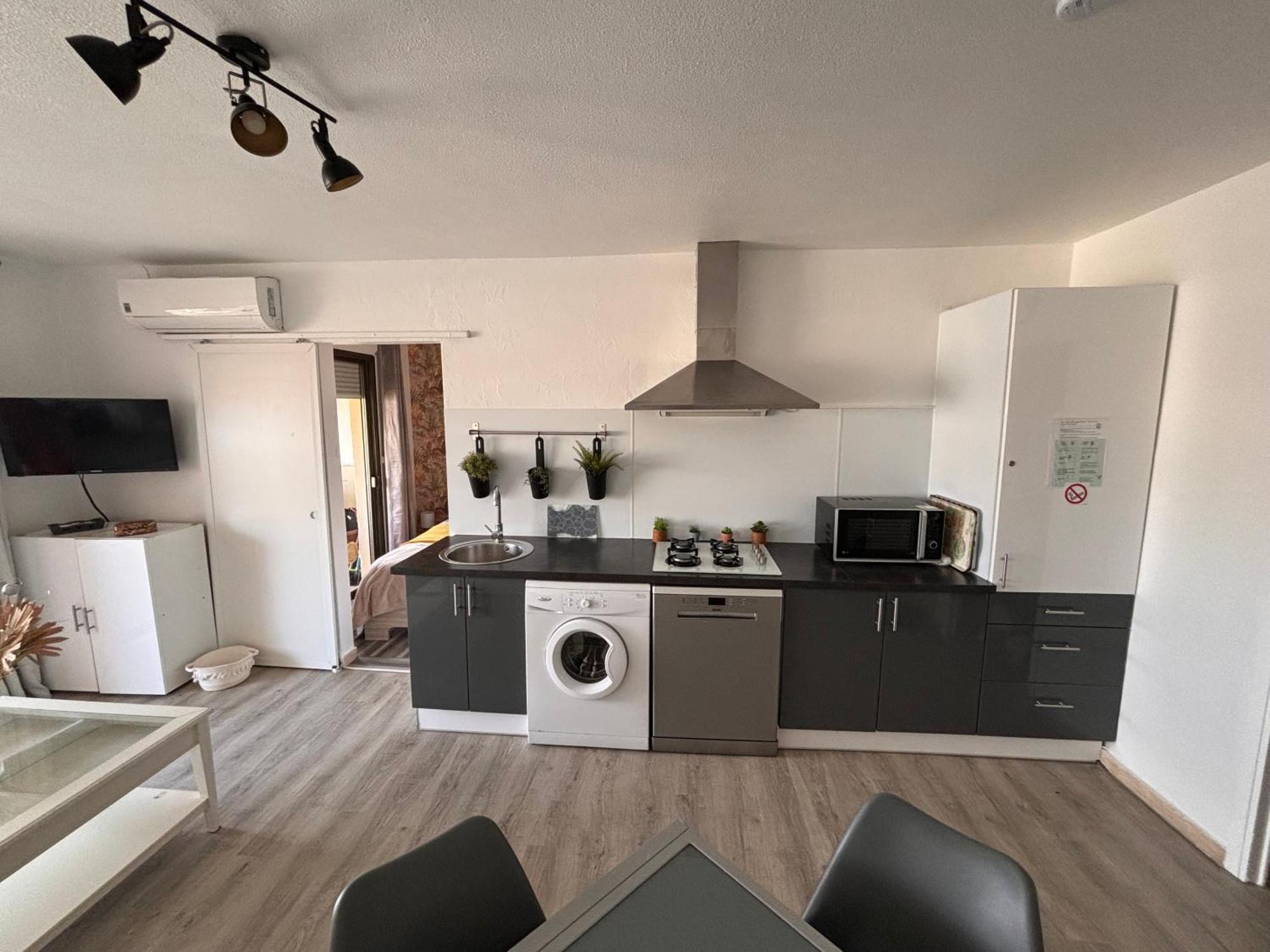 Provencal Apartment Cagnes-sur-Mer Bagian luar foto